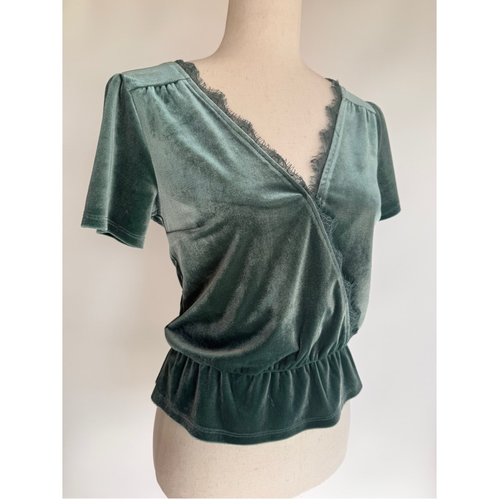 Abercrombie And Fitch Womens Emerald Green Velvet Top With Lace Trim Small - Picture 2 of 12